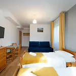 Maya Pokoje i Apartamenty